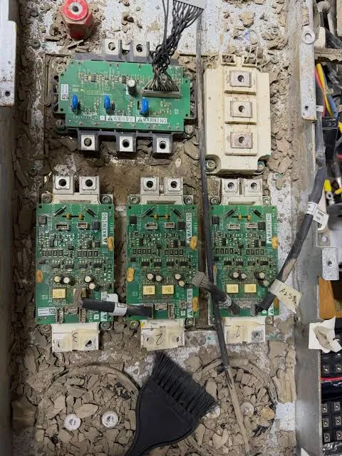 Tarjeta de control antes de la reparación